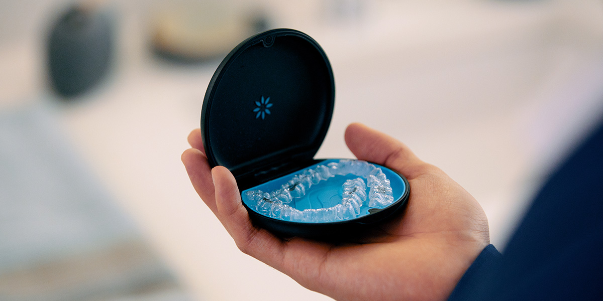 Transparente Zahnschiene Invisalign im Case
